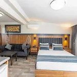 Aparthotel La Serena 4*